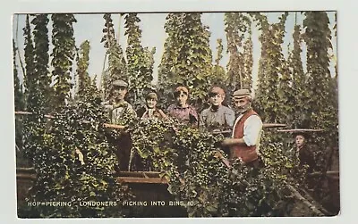 Colour Postcard Londoners Picking Hops • £1.25