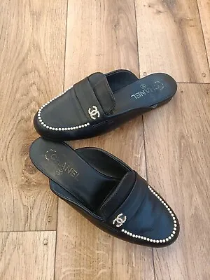 Chanel Lambskin Pearl Cc Logo Mule  Slim Fit Sandals Size 39 Eu 8 Us 6 Uk • $490