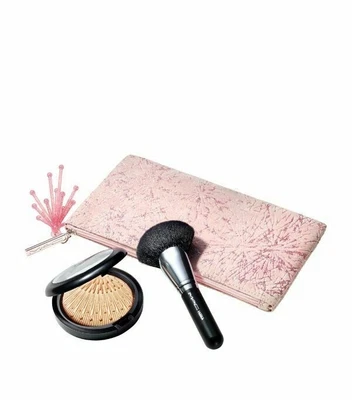 £22.50 • Buy New MAC 3 Item Gift Set Firelit Kit Soul Glow Extra Dimension Skinfinish RRP £40