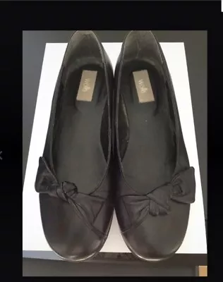 Ladies Wallis Black Flat Shoes 5 • £5