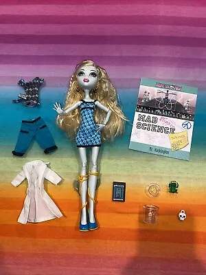 2008 Monster High Doll----*Lagoona Blue*  Mad Science Classroom  (658) • $60