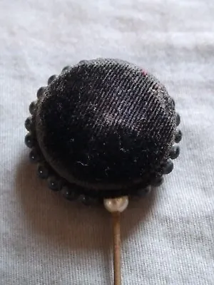 Antique Black Velvet Mourning Stick Pin. • $18