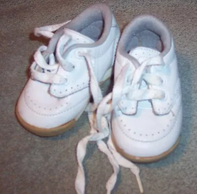 Vintage Old Buster Brown White Lace Up Size 3M Crib Shoes Doll Shoes USED • $14.99
