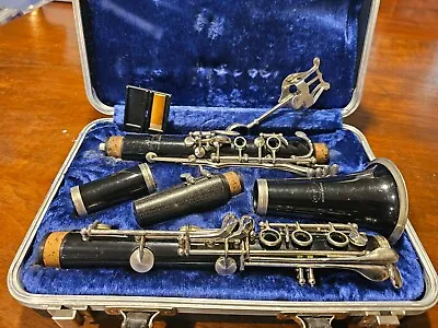 Evette Sponsored By Buffet Clarinet With Case • $35