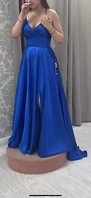 £200 • Buy Royal Blue Prom Dress Size 4-6 Fits An 8 