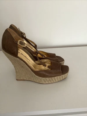 £55 • Buy Terry De Havilland Wedges Size 7