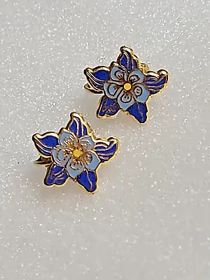 Vintage Metropolitan Museum Art Clip-on Earrings Blue Enamel Flower Gold Plate  • $14.99