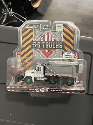 Greenlight Green Machine 1/64 2019 Mack Granite Dump Truck • $22