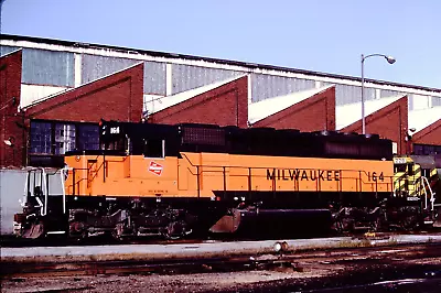 The Milwaukee Road MILW EMD SD40-2 164 Spotless Parsons Kansas Original Slide • $7.85