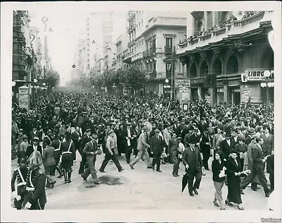 1936 Montevideo Uruguay Street Throng Greets Pres Roosevelt Politics 7X9 Photo • $19.99