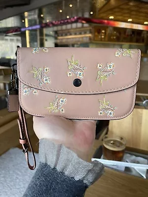 COACH 1941 Tea Rose Floral Bow Wristlet Clutch Pouch • $199