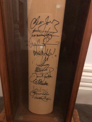 $50 • Buy Signed Cricket Bat Victorian Bushrangers