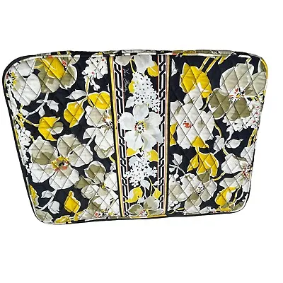 Vera Bradley Dogwood Labtop Sleeve 17  X 12  Zip Closure • $16.95