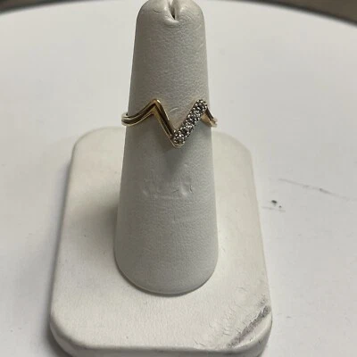 $169.99 • Buy 10K Yellow Gold V Shape Diamond Ring Size 5 1.40 Grams #I-1669