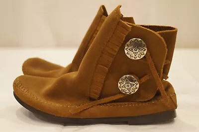 Womans Size 7 Minnetonka Soled Suede Leather Ankle Moccasins Fringe Conchos Ties • $27