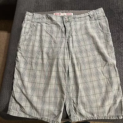 Green Plaid Mossimo Low Rise Bermuda Shorts Size 9 • $9