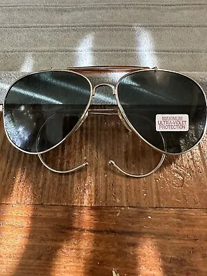 Vintage Brown And Gold Aviator Sunglasses • $42.83