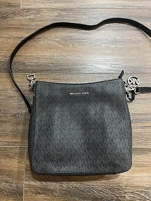 Michael Kors Signature Jet Set Large Signature Messenger Crossbody Bag Black • $38