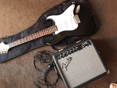 $136 • Buy Fender Frontman 15G Guitar Amplifier With Squier Electric Guitar For Teenagers.