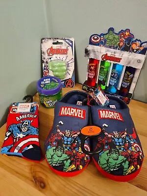 New Marvel Avengers Bed & Bath Time Gift Set Slippers Socks Bath Bomb & Gel • £18.99