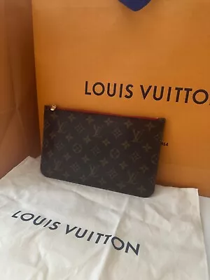 Louis Vuitton Neverfull Pouch • $550