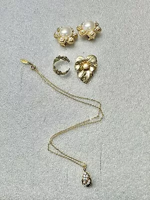 Sarah Coventry 4 Piece Jewelry Lot. Adjustable Ring Earrings Brooch Necklace • $20.25