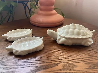 *********** Vintage Retro White Turtle Ashtrays/trinket Box With Lid *********** • $34.95