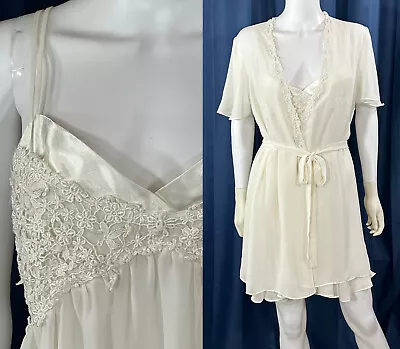 FLORA NIKROOZ Medium Peignoir Chiffon Nightgown Robe Bridal Chemise Lace • $37.88
