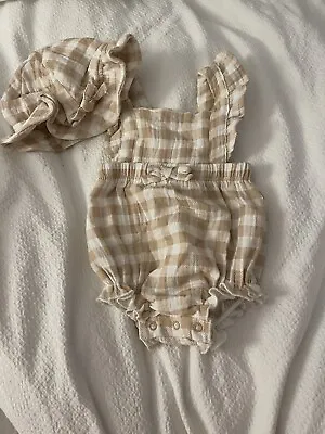 £4 • Buy Baby Girl Outfits 0-3 Months