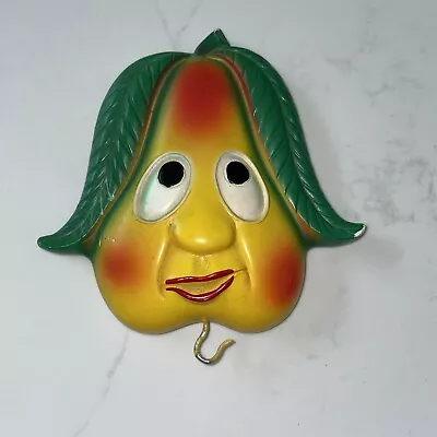 Vintage 1950's Anthropomorphic Pear Fruit Face Plaster Wall Hook • £11.57