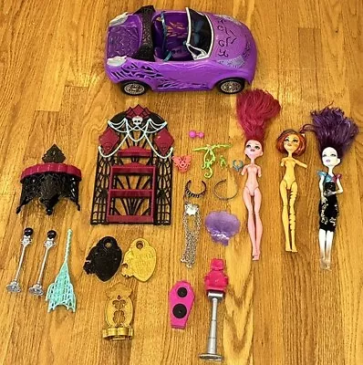 Monster High Lot Car 3 Dolls Vanity & Accessories Mattel. • $40