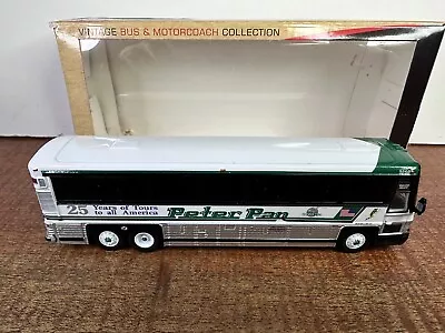 87-0484 HO Scale 1/87 Iconic Replicas MCI D4000 Coach Peter Pan • $45.77