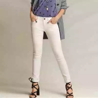CABI | White Bree Embroidered Pocket Jeans | 6 • $25