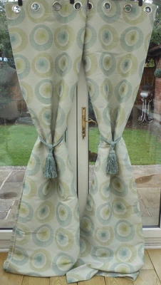 £49.99 • Buy Huge Pale Green Jacquard Damask Curtain With Retro Circular Design