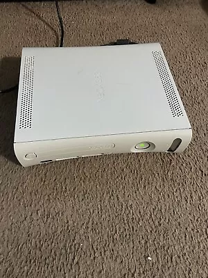 Microsoft Xbox 360. It Powers On But The Disc Tray Won’t Open • $30