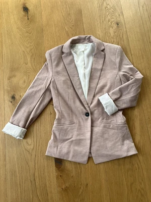 $26.50 • Buy New Modern H&M Pale Pink Blazer W Shoulder Pads EU36 US6 CA6 Women’s Jacket Work
