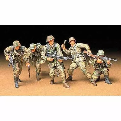 TAMIYA 35196 German Front-Line Infantryman 1:35 Military Model Kit Figures • £8.95