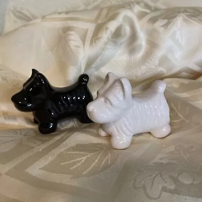 A Pair Of 1986 Black And White Scottie Dogs Salt & Pepper Shakers 3-1/2  • $15.99