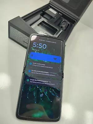 Motorola Moto Razr  2022 5G XT2251-1  Black 8GB/256GB (Broken Main LCD) • $150