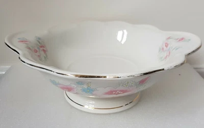 £7.99 • Buy Stafordshire Maryleigh Large White With PinkFlowers Dish