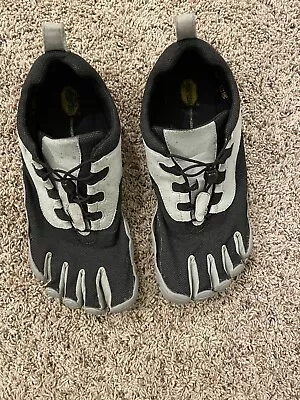 Vibram Fivefingers V-Run Retro Men's Black / Grey Shirt Size 44/10.5-11 • $39