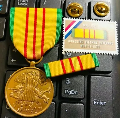 1969 VIETNAM SERVICE MEDAL & RIBBON BAR- MINT 15-Cent Stamp Nov.11-1979 STAMP • $5.95