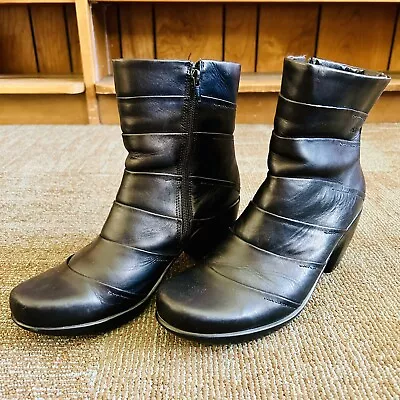 Naot Black Leather Pleated Stitched Imagine Heeled Zipper Ankle Boots Size 40 9 • $59.95