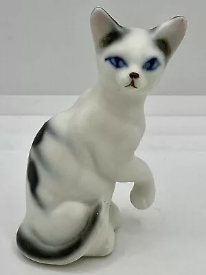 Vintage Bone China Kitty Cat Figurine Miniature Black And White Taiwan EUC  • $9.95