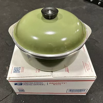 VINTAGE CLUB ALUMINUM COOKWARE 4qt. Pot • $25