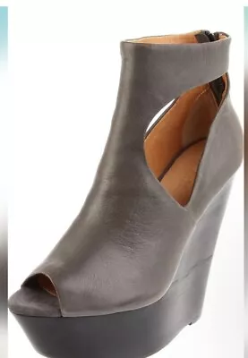 L.A.M.B. Benjamin Gray Leather Wedge Sandals Shoes 9.5 9 1/2 M Gwen Stefani • $98