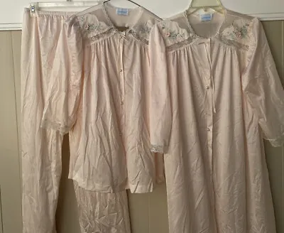 NWT Vintage Lorraine 3 Piece Pajama Set Size S Lace Trim Top Robe Apricot • $14