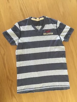 Boys - Hollister - V Necked T Shirt - Blue & Navy Striped - Size 15/16yrs • £3.50