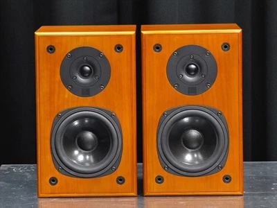 $1003.68 • Buy DALI Royal Scepter 2-Way 2-Speaker 88db 2003 Model Used First Come, First Served