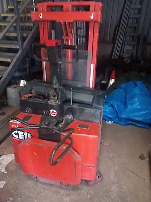 Ride-on Electric Pallet Stacker Truck • £995